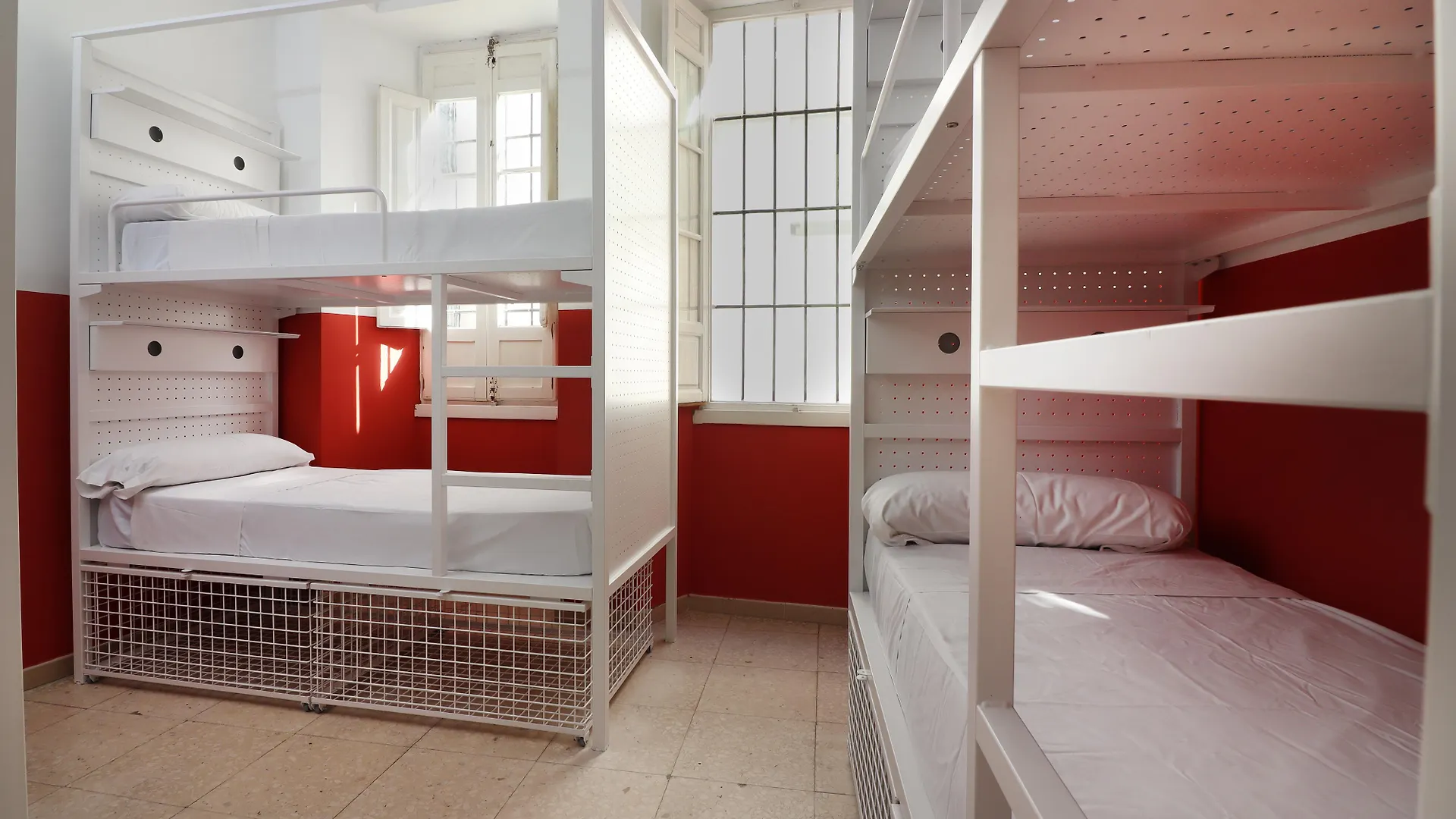 Feel Hostels City Center Малага Испания